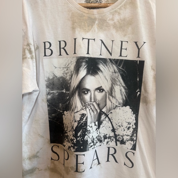 Britney Spears Graphic Print Tee Size Large - Picture 2 of 4